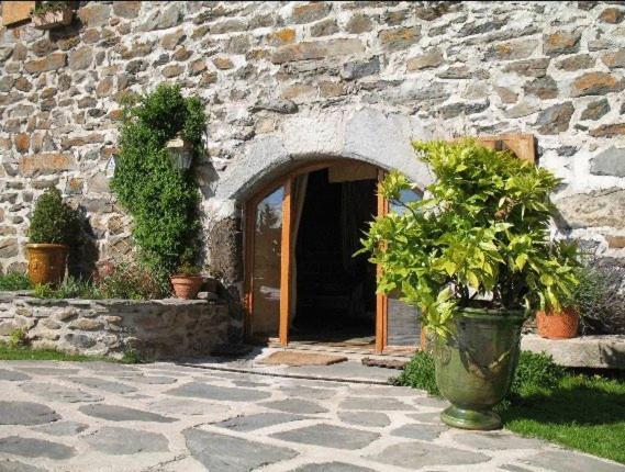 Le Francillon Bed & Breakfast Les Estables Exterior photo