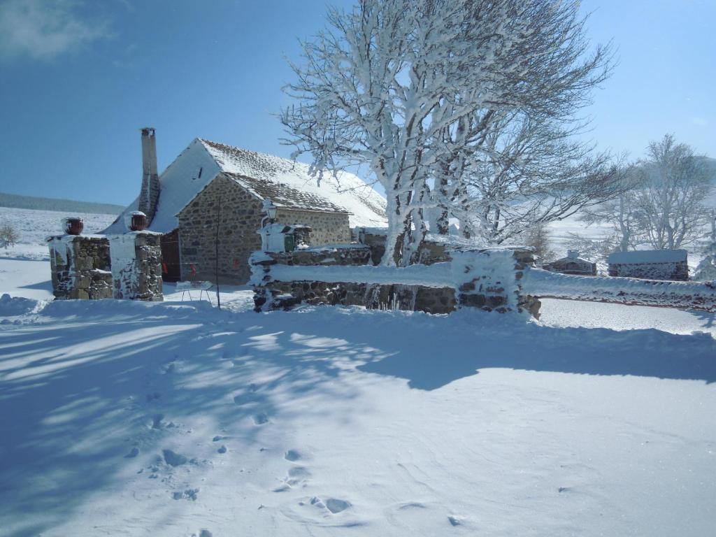 Le Francillon Bed & Breakfast Les Estables Exterior photo