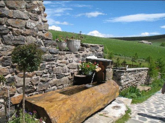 Le Francillon Bed & Breakfast Les Estables Exterior photo